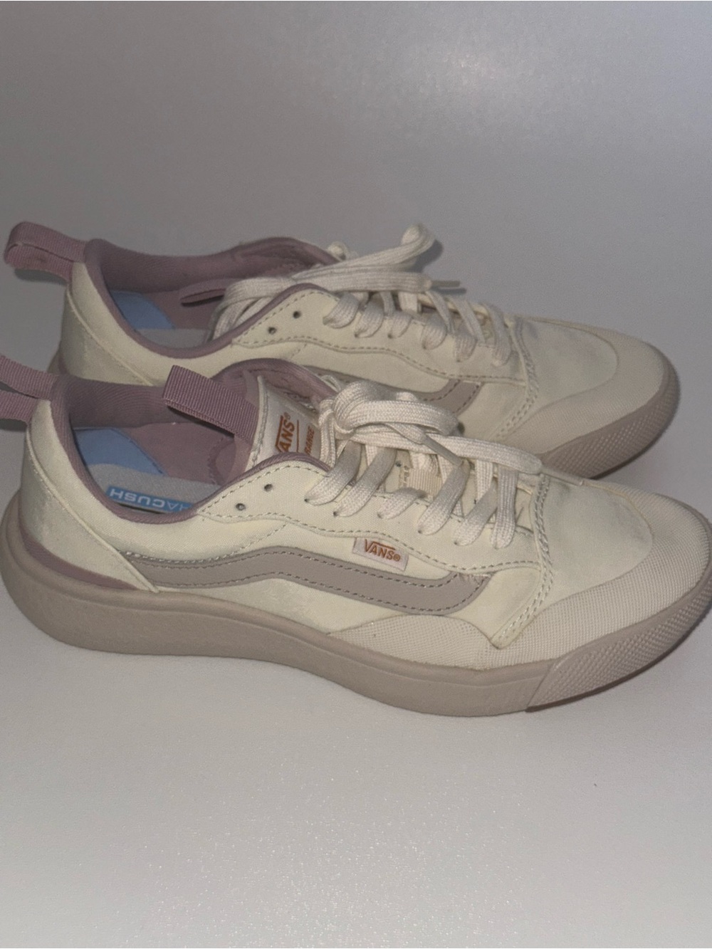 Vans UltraCush Low-Top Sneaker - New without box